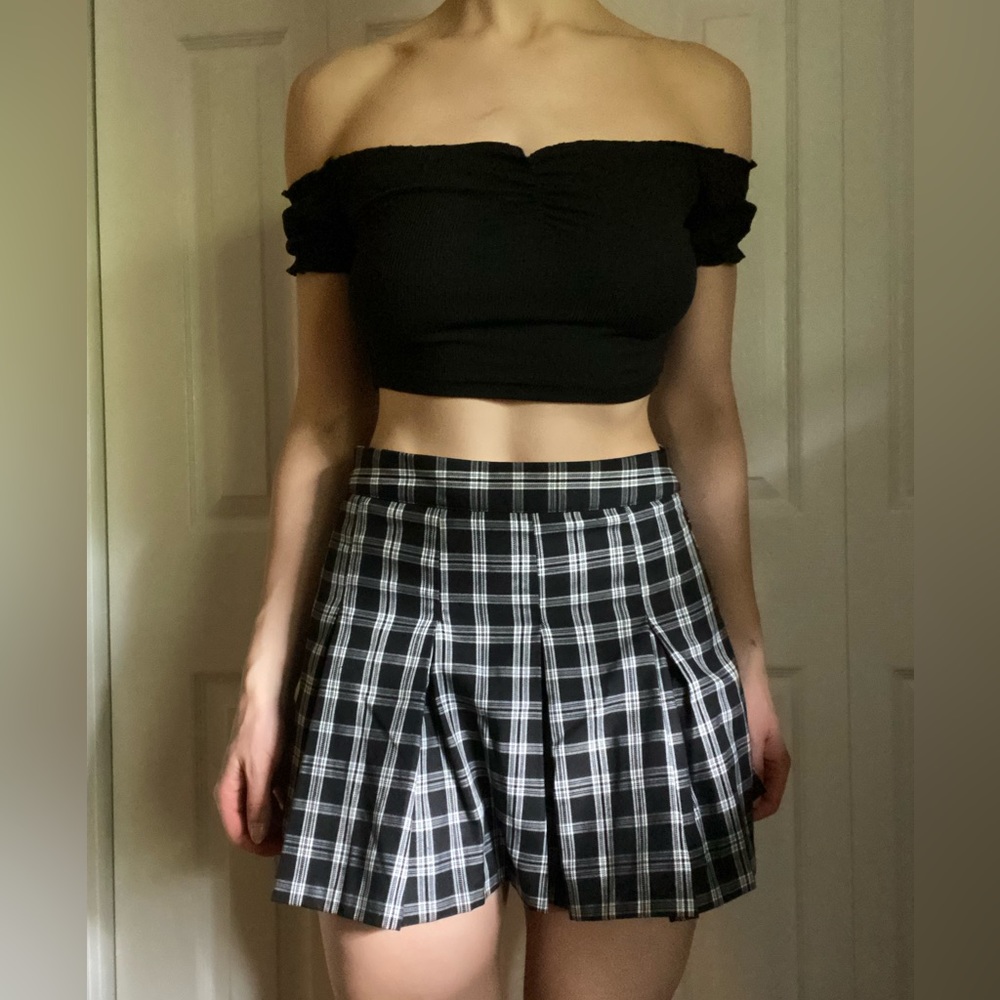 Mini pleated plaid A-Line skirt from H&M